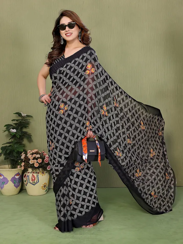 Printed_Georgette_Saree_With_UnStitched_Blouse_Piece_(BLACK)