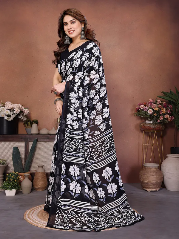 Printed_Georgette_Saree_With_UnStitched_Blouse_Piece_(BLACK)