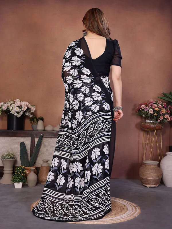 Printed_Georgette_Saree_With_UnStitched_Blouse_Piece_(BLACK)