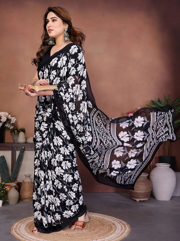 Printed_Georgette_Saree_With_UnStitched_Blouse_Piece_(BLACK)