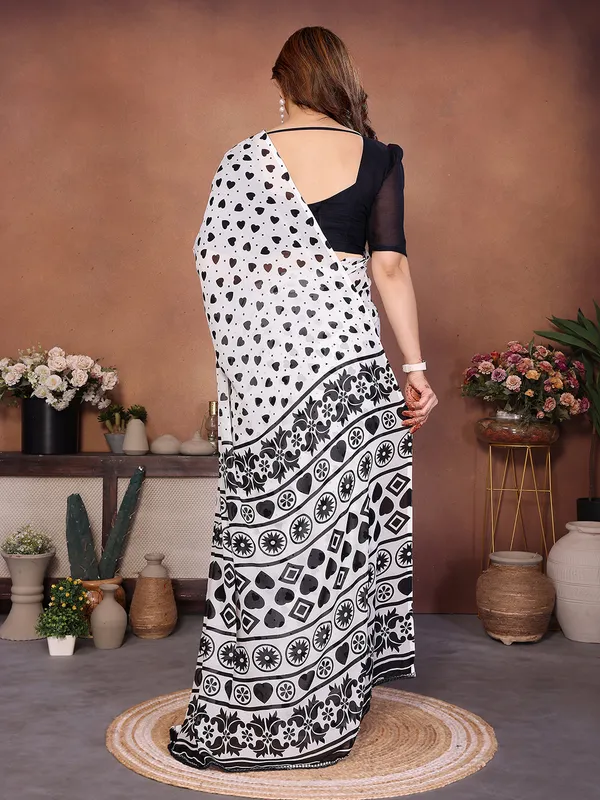 Printed_Georgette_Saree_With_UnStitched_Blouse_Piece_(BLACK)