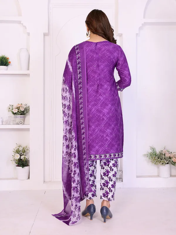 Unstitched_Crepe_Salwar_Suit_Material_Floral_Print,_Paisley