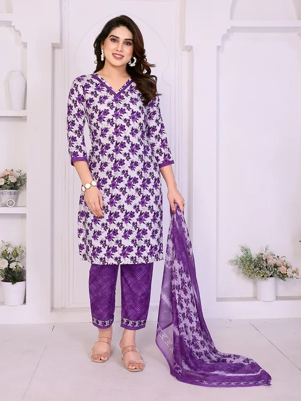 Unstitched_Crepe_Salwar_Suit_Material_Floral_Print,_Paisley