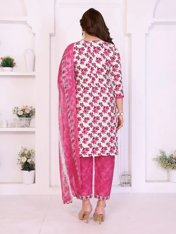 Unstitched_Crepe_Salwar_Suit_Material_Floral_Print,_Paisley