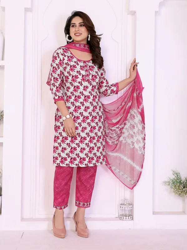Unstitched_Crepe_Salwar_Suit_Material_Floral_Print,_Paisley