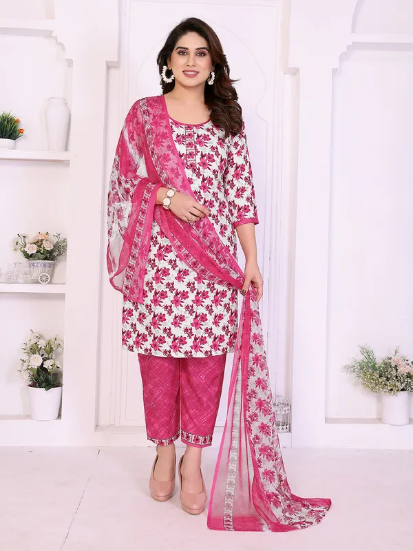 Unstitched_Crepe_Salwar_Suit_Material_Floral_Print,_Paisley