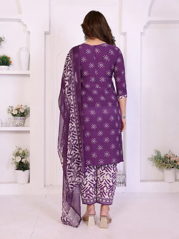 Unstitched_Crepe_Salwar_Suit_Material_Floral_Print,_Paisley