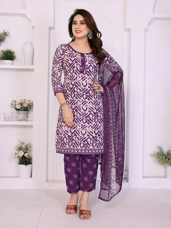 Unstitched_Crepe_Salwar_Suit_Material_Floral_Print,_Paisley