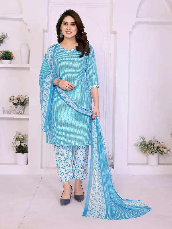 Unstitched_Crepe_Salwar_Suit_Material_Floral_Print,_Paisley