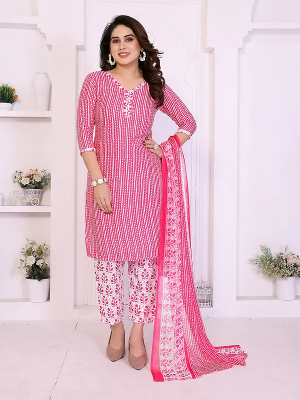 Unstitched_Crepe_Salwar_Suit_Material_Floral_Print,_Paisley