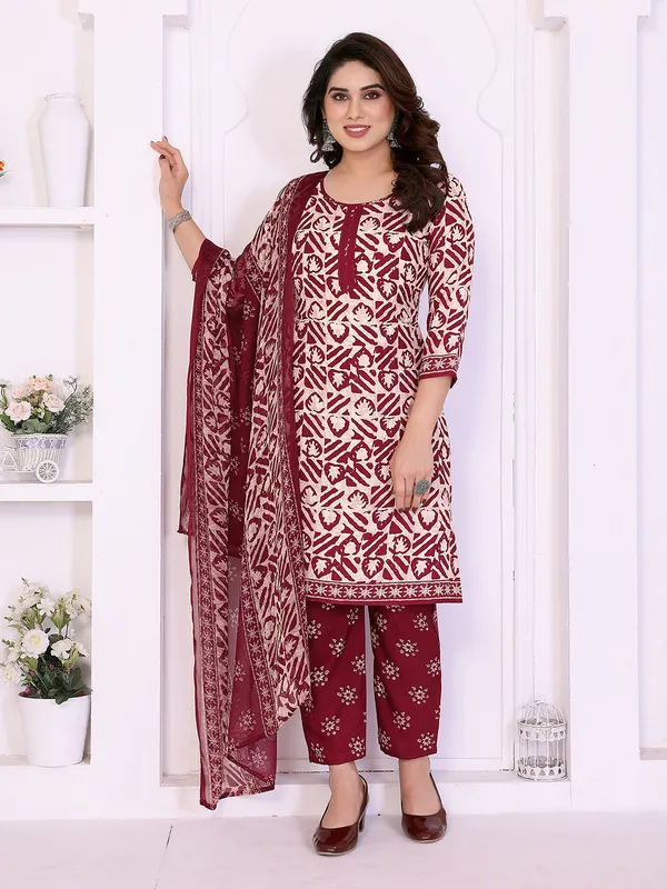 Unstitched_Crepe_Salwar_Suit_Material_Floral_Print,_Paisley