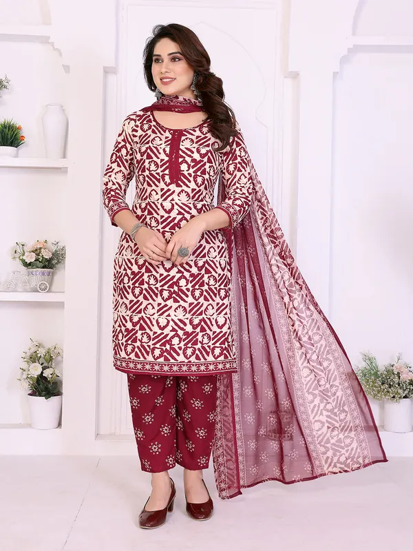 Unstitched_Crepe_Salwar_Suit_Material_Floral_Print,_Paisley