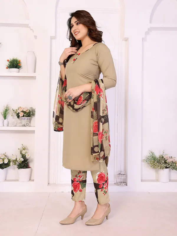 Unstitched_Crepe_Salwar_Suit_Material_Floral_Print,_Paisley