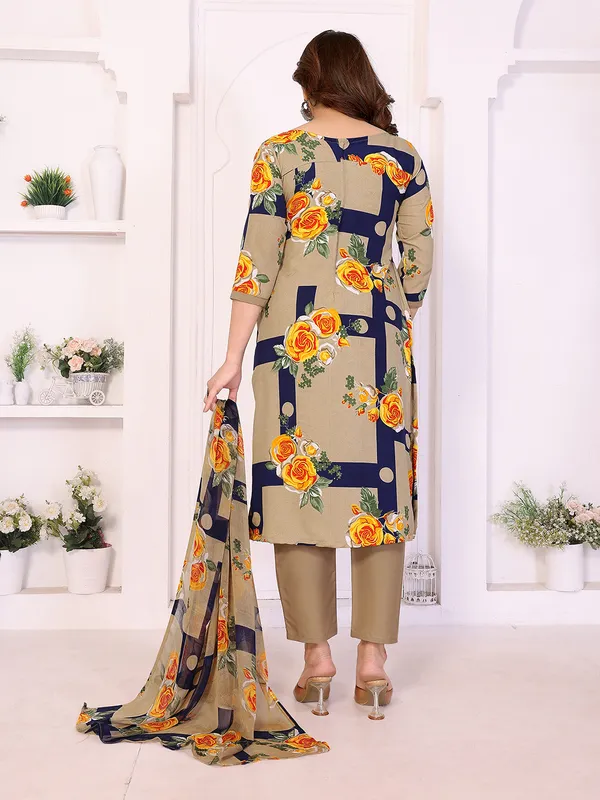 Unstitched_Crepe_Salwar_Suit_Material_Floral_Print,_Paisley