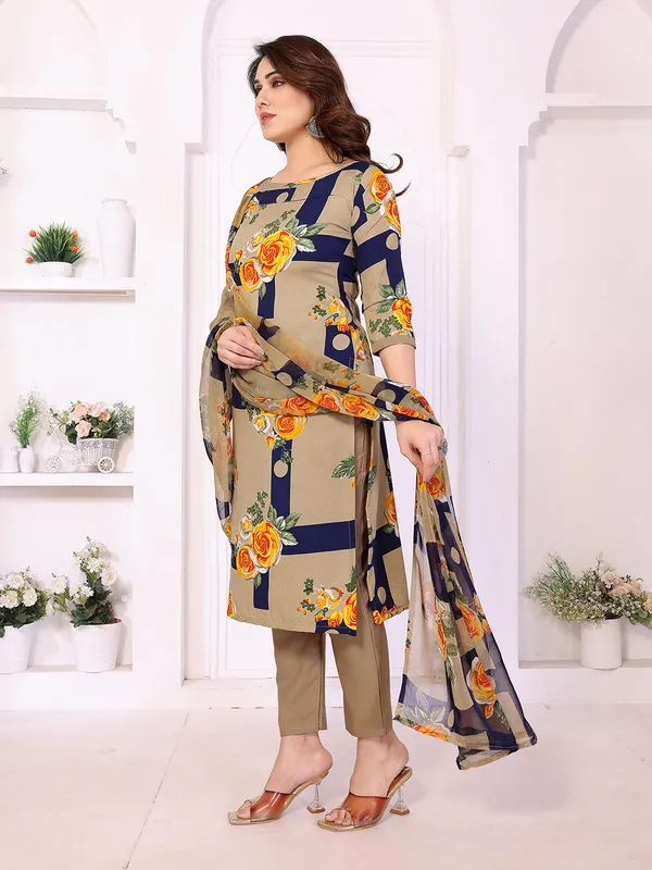 Unstitched_Crepe_Salwar_Suit_Material_Floral_Print,_Paisley