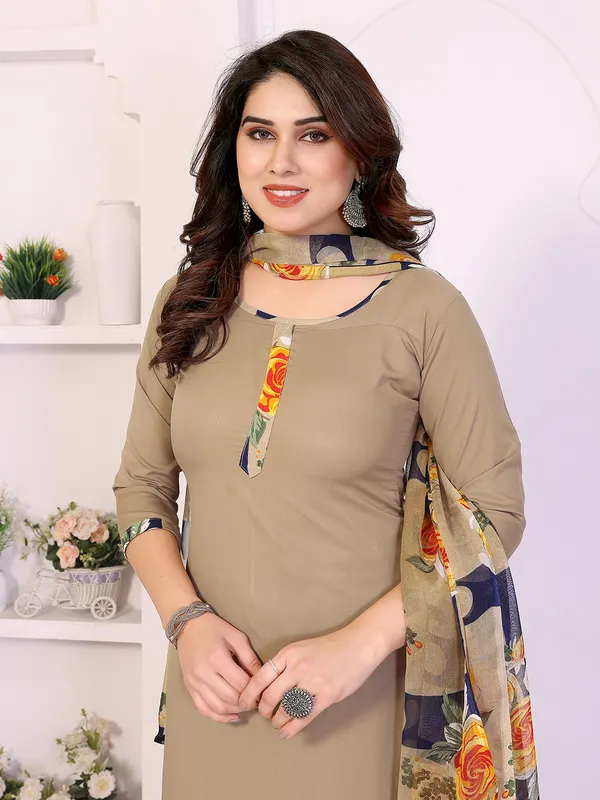 Unstitched_Crepe_Salwar_Suit_Material_Floral_Print,_Paisley