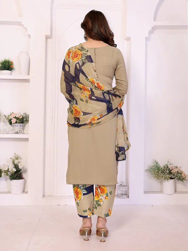 Unstitched_Crepe_Salwar_Suit_Material_Floral_Print,_Paisley