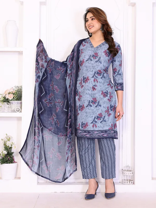 Unstitched_Crepe_Salwar_Suit_Material_Floral_Print,_Paisley
