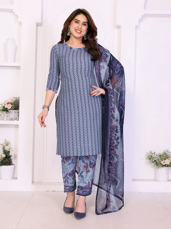Unstitched_Crepe_Salwar_Suit_Material_Floral_Print,_Paisley