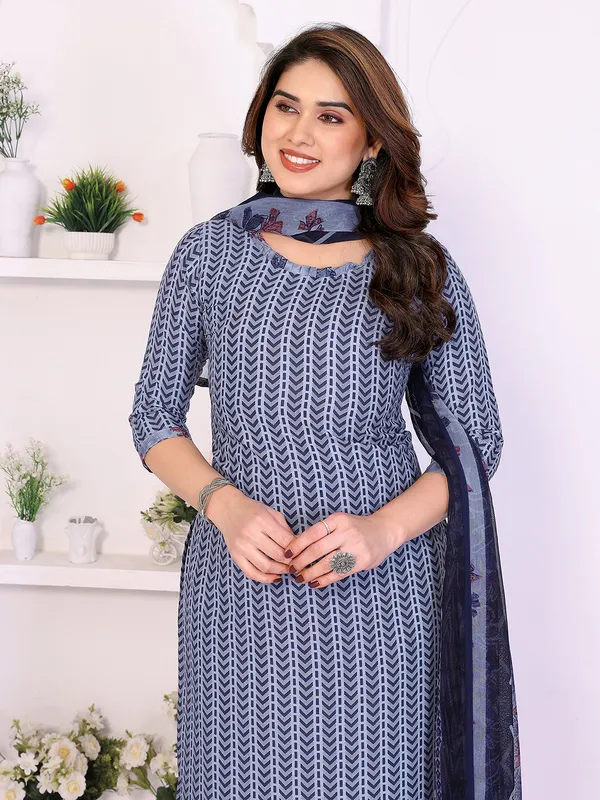 Unstitched_Crepe_Salwar_Suit_Material_Floral_Print,_Paisley