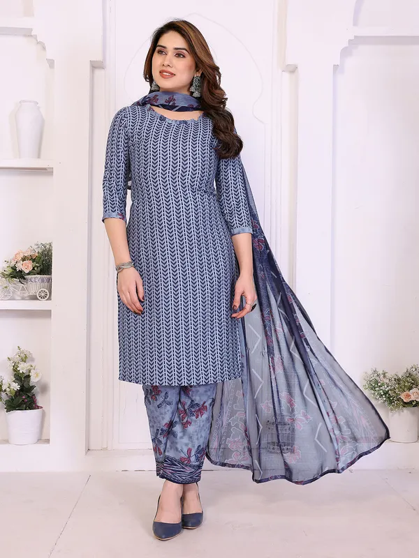 Unstitched_Crepe_Salwar_Suit_Material_Floral_Print,_Paisley