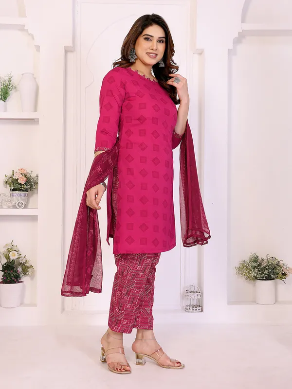 Unstitched_Crepe_Salwar_Suit_Material_Floral_Print,_Paisley
