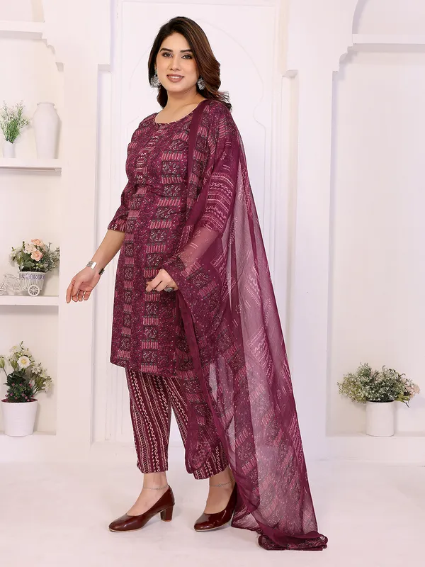 Unstitched_Crepe_Salwar_Suit_Material_Floral_Print,_Paisley