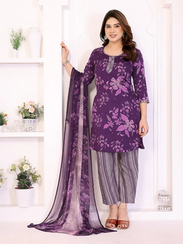 Unstitched_Crepe_Salwar_Suit_Material_Floral_Print,_Paisley