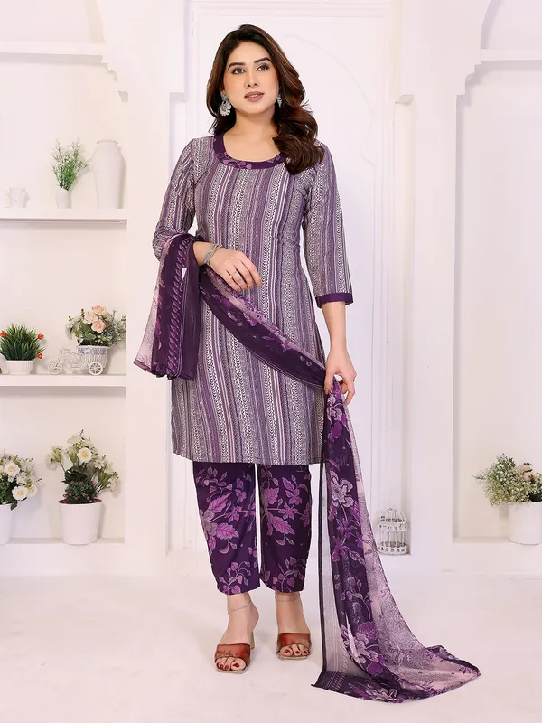 Unstitched_Crepe_Salwar_Suit_Material_Floral_Print,_Paisley