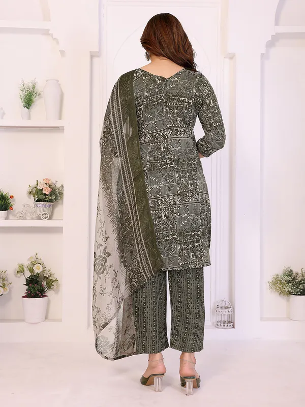 Unstitched_Crepe_Salwar_Suit_Material_Floral_Print,_Paisley