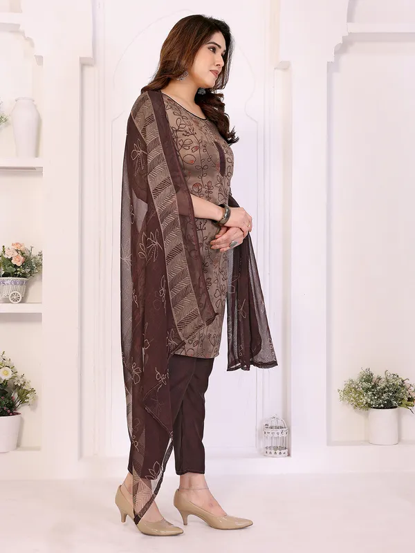 Unstitched_Crepe_Salwar_Suit_Material_Floral_Print,_Paisley