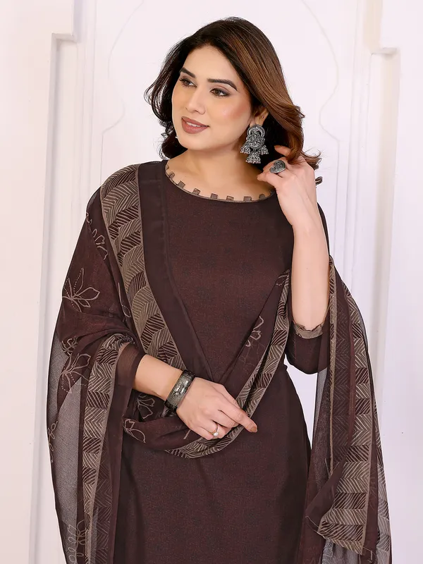 Unstitched_Crepe_Salwar_Suit_Material_Floral_Print,_Paisley