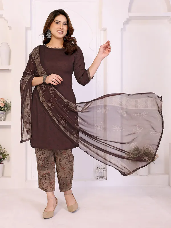 Unstitched_Crepe_Salwar_Suit_Material_Floral_Print,_Paisley