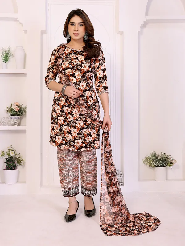 Unstitched_Crepe_Salwar_Suit_Material_Floral_Print,_Paisley