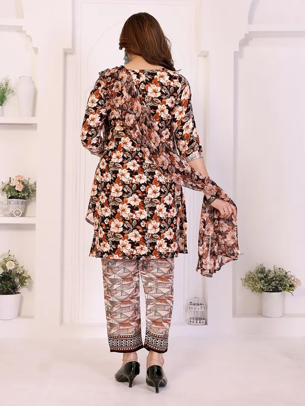 Unstitched_Crepe_Salwar_Suit_Material_Floral_Print,_Paisley