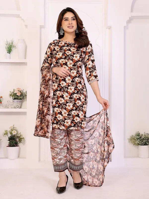 Unstitched_Crepe_Salwar_Suit_Material_Floral_Print,_Paisley