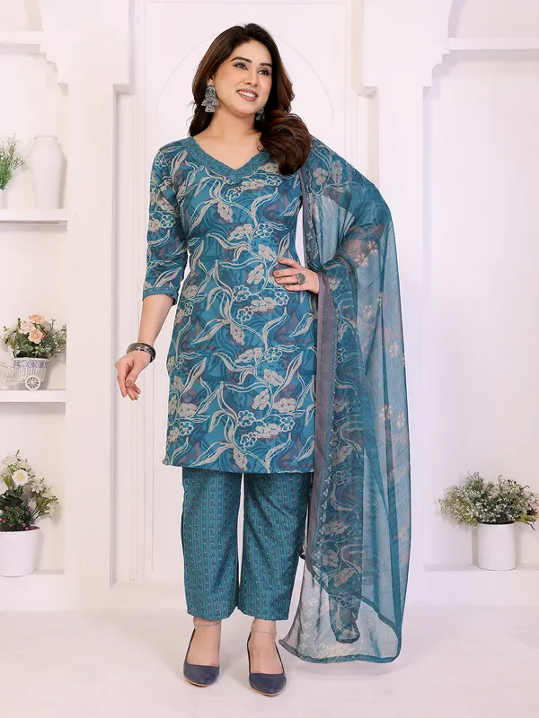 Unstitched_Crepe_Salwar_Suit_Material_Floral_Print,_Paisley
