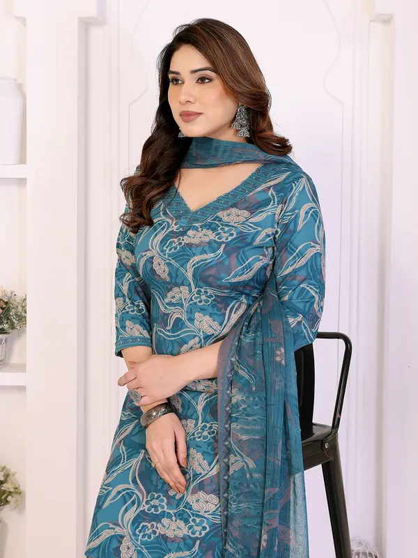 Unstitched_Crepe_Salwar_Suit_Material_Floral_Print,_Paisley