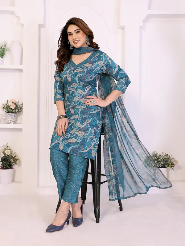 Unstitched_Crepe_Salwar_Suit_Material_Floral_Print,_Paisley
