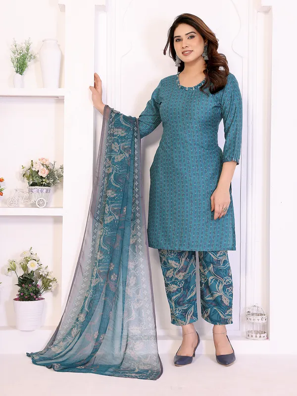 Unstitched_Crepe_Salwar_Suit_Material_Floral_Print,_Paisley