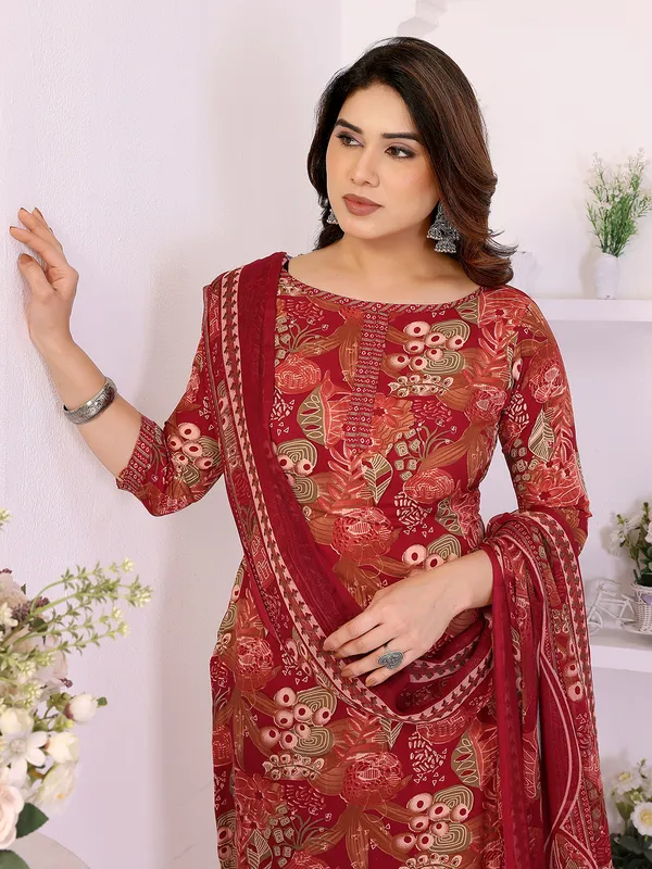 Unstitched_Crepe_Salwar_Suit_Material_Floral_Print,_Paisley