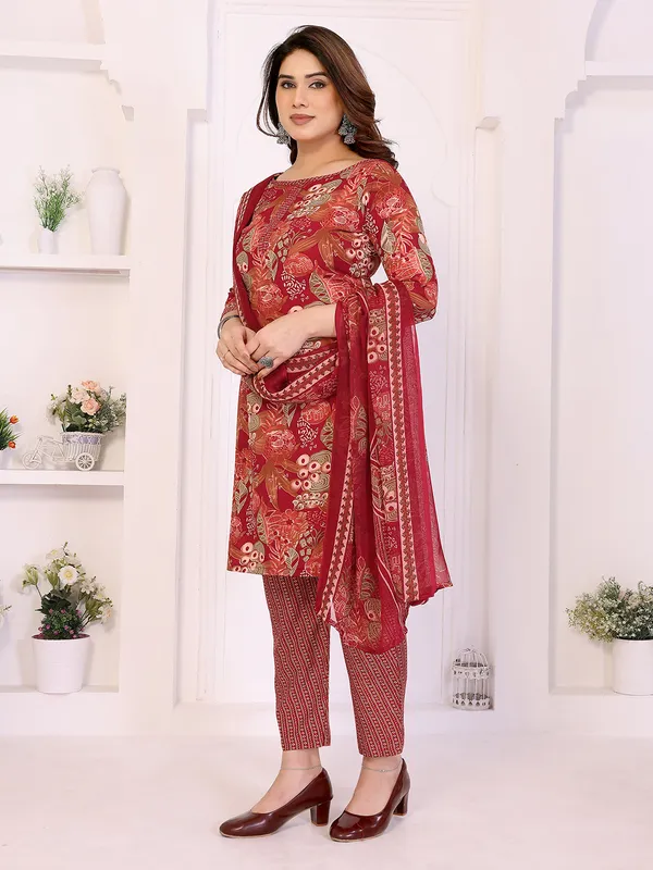 Unstitched_Crepe_Salwar_Suit_Material_Floral_Print,_Paisley