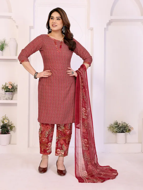 Unstitched_Crepe_Salwar_Suit_Material_Floral_Print,_Paisley