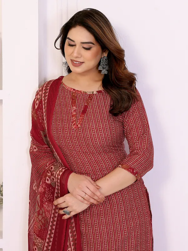 Unstitched_Crepe_Salwar_Suit_Material_Floral_Print,_Paisley