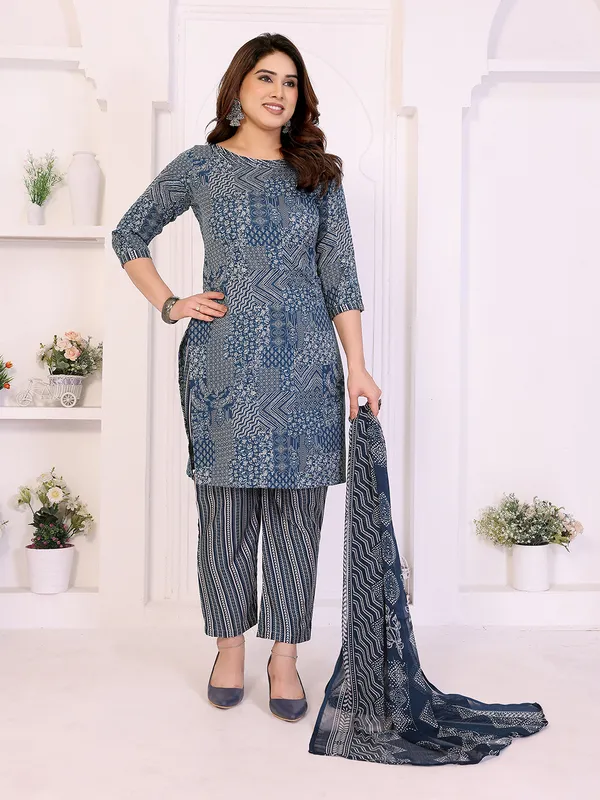 Unstitched_Crepe_Salwar_Suit_Material_Floral_Print,_Paisley