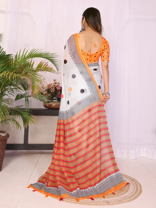 Digital_Print_Cotton_Linen_Saree_With_Unstitched_Blouse_Piece
