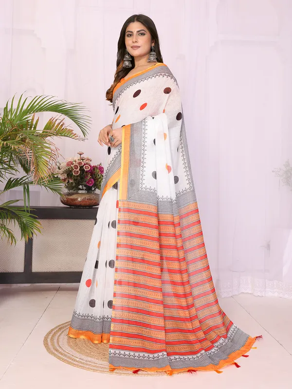 Digital_Print_Cotton_Linen_Saree_With_Unstitched_Blouse_Piece