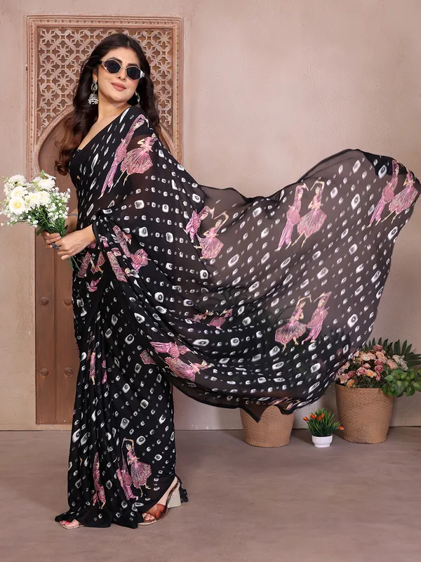Elegant_Moss_Georgette_Saree_With_Unstitched_Blouse_Piece