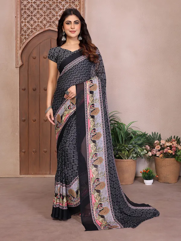 Elegant_Moss_Georgette_Saree_With_Unstitched_Blouse_Piece