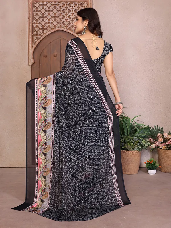 Elegant_Moss_Georgette_Saree_With_Unstitched_Blouse_Piece